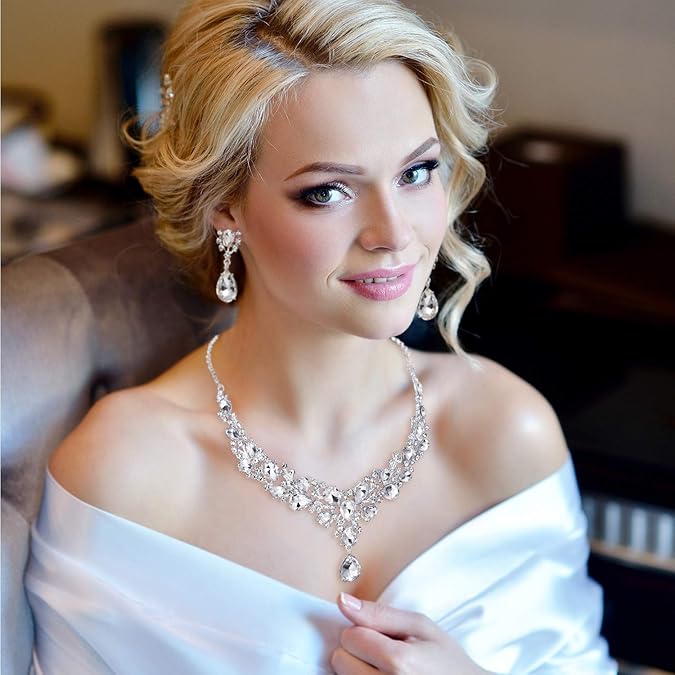 Luxury Crystal Necklace & Earring Set – Aryan Empire Elegance